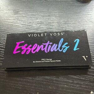 Never used eyeshadow palette